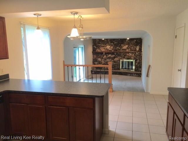 5242 Glengate Road Rochester, MI 48306 - Photo 8 of 12 8.jpg