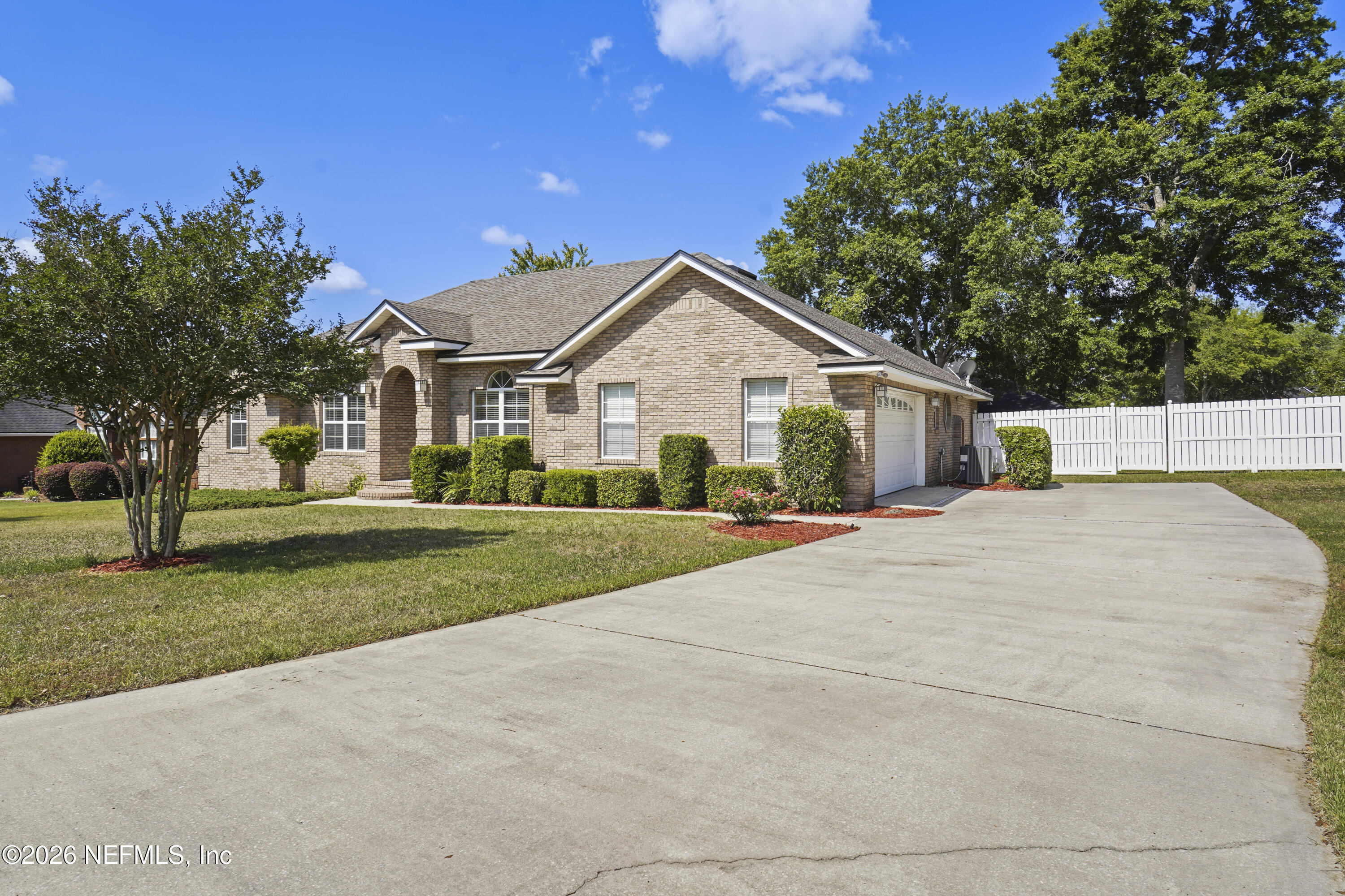 6131 Copper Ridge Circle Macclenny, FL 32063 - Photo 5 of 35 Exterior driveway