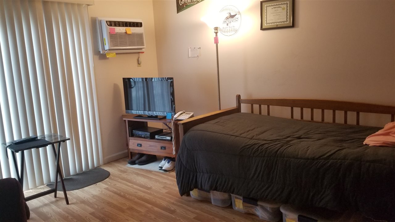 5 Strawberry Bank Road Nashua, NH 03062 - Photo 1 of 4