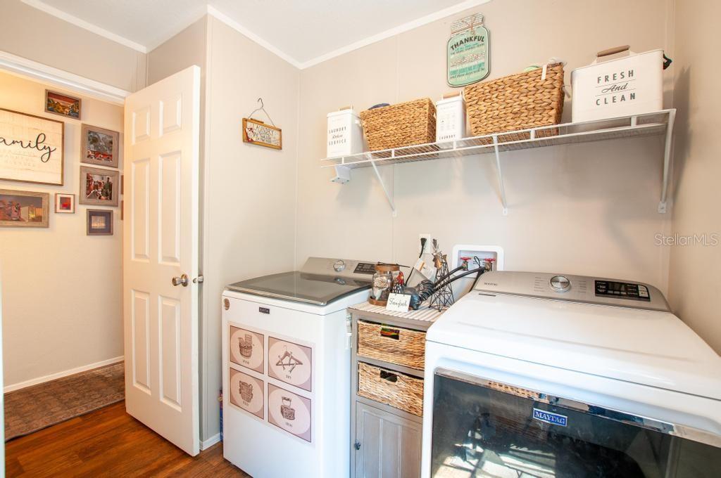 1264 Northeast Forrest Avenue Arcadia, FL 34266 - Photo 17 of 25 a utility room with dryer and washer