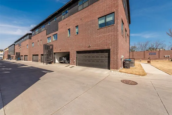 $2,795 | 2828 Addison Park Lane, Fort Worth, TX 76110