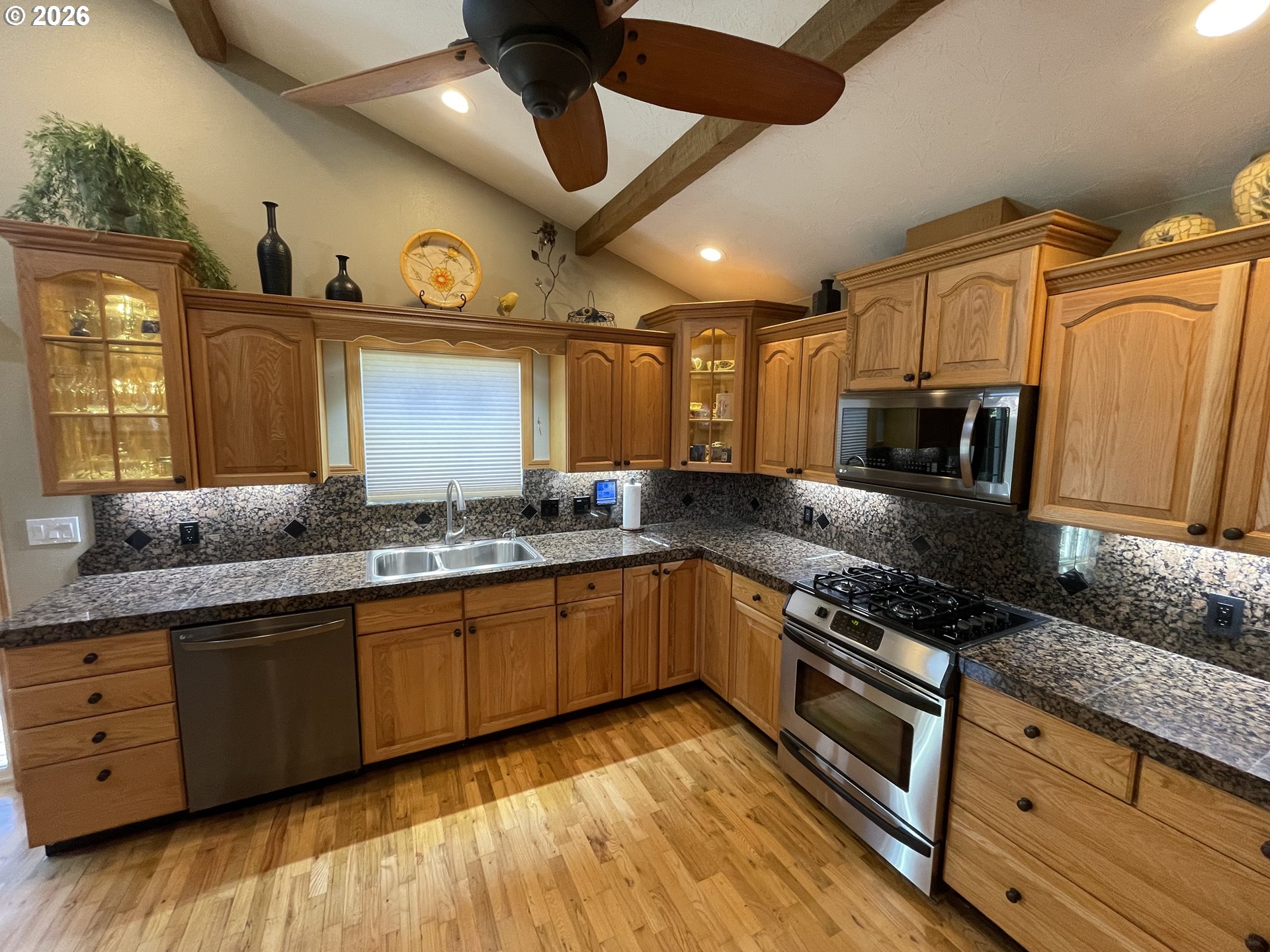 31601 Southeast Lawrence Road Estacada, OR 97023 - Photo 9 of 37 Kitchen