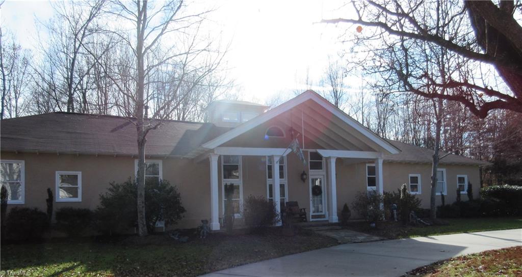 328 Canterbury Road High Point, NC 27262 - Photo 1 of 23 Gallery Image 1