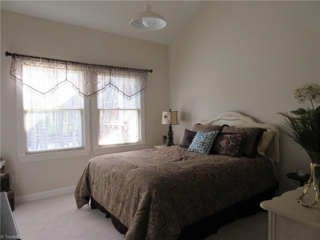 328 Canterbury Road High Point, NC 27262 - Photo 12 of 23 Gallery Image 12