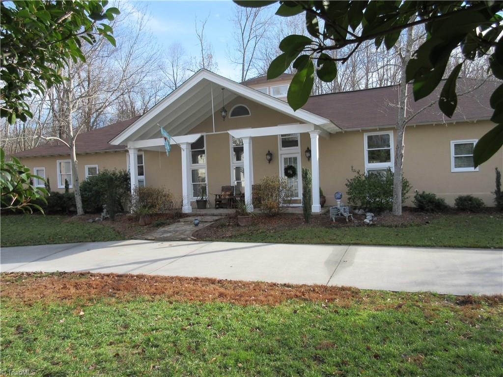 328 Canterbury Road High Point, NC 27262 - Photo 3 of 23 Gallery Image 3