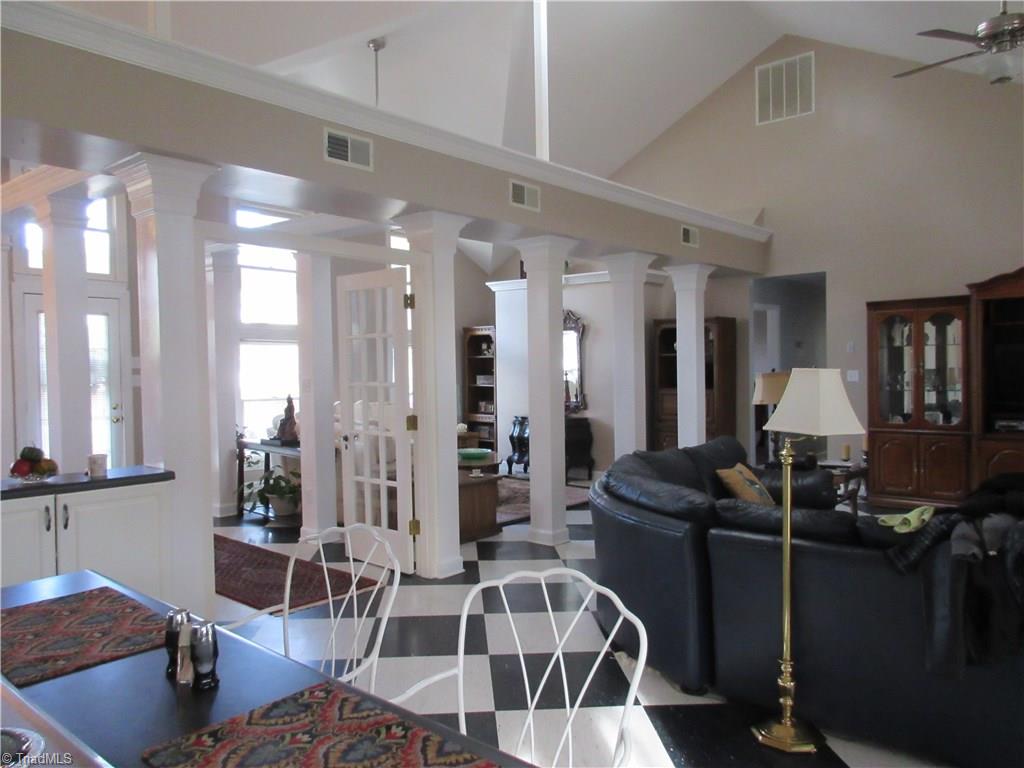 328 Canterbury Road High Point, NC 27262 - Photo 6 of 23 Gallery Image 6