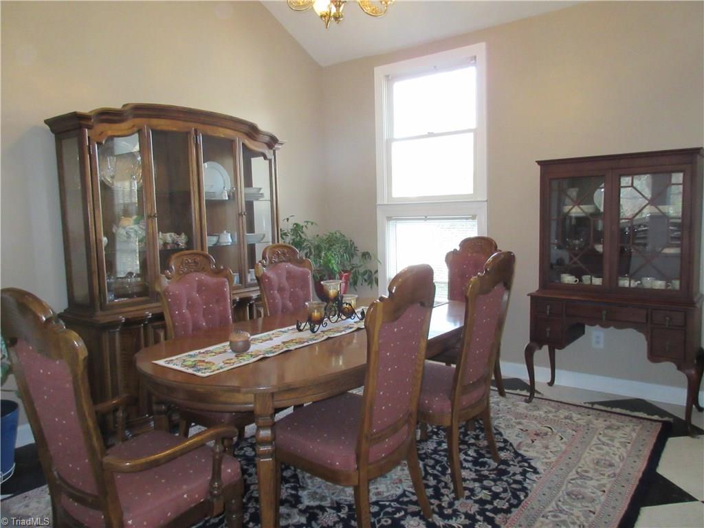 328 Canterbury Road High Point, NC 27262 - Photo 8 of 23 Gallery Image 8