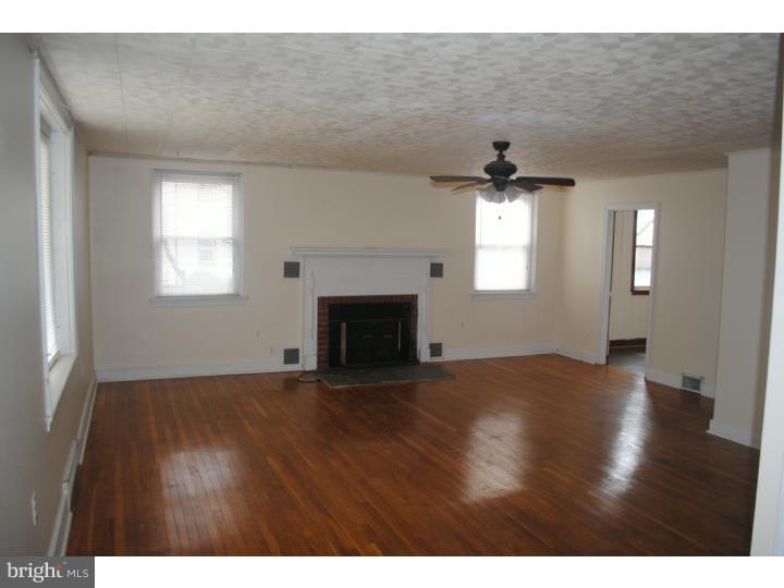 208 Gilpin Road Willow Grove, PA 19090 - Photo 2 of 25 Unit #1