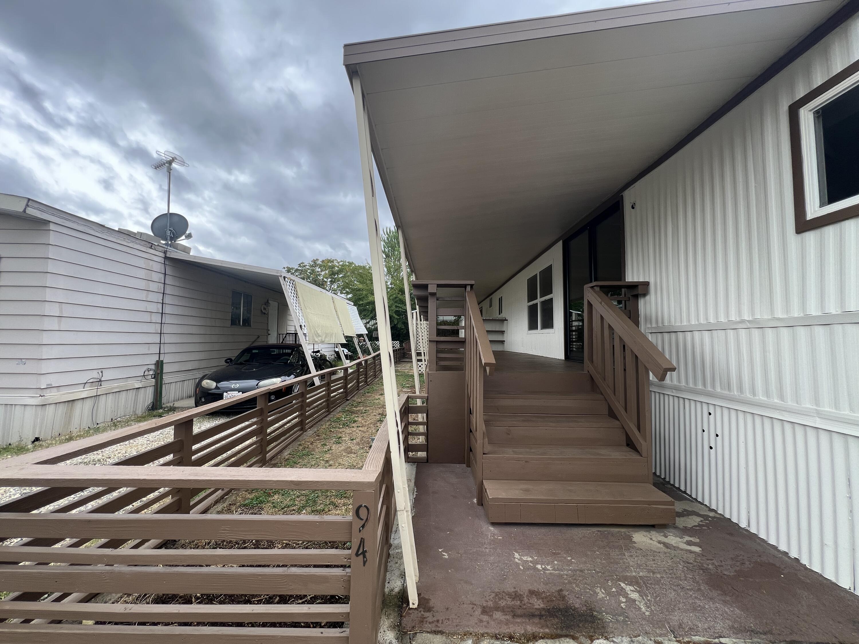 481 Twin View Boulevard, Unit 94 Redding, CA 96003 - Photo 8 of 11 IMG_9700