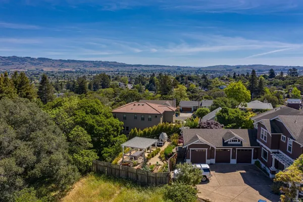 $509,000 | 509 Larch Drive, Petaluma, CA 94952