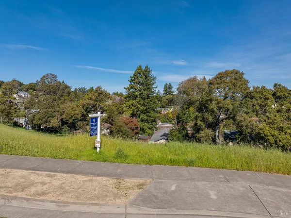 $509,000 | 509 Larch Drive, Petaluma, CA 94952