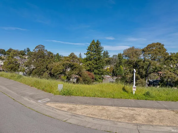 $509,000 | 509 Larch Drive, Petaluma, CA 94952