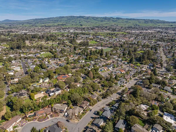 $509,000 | 509 Larch Drive, Petaluma, CA 94952