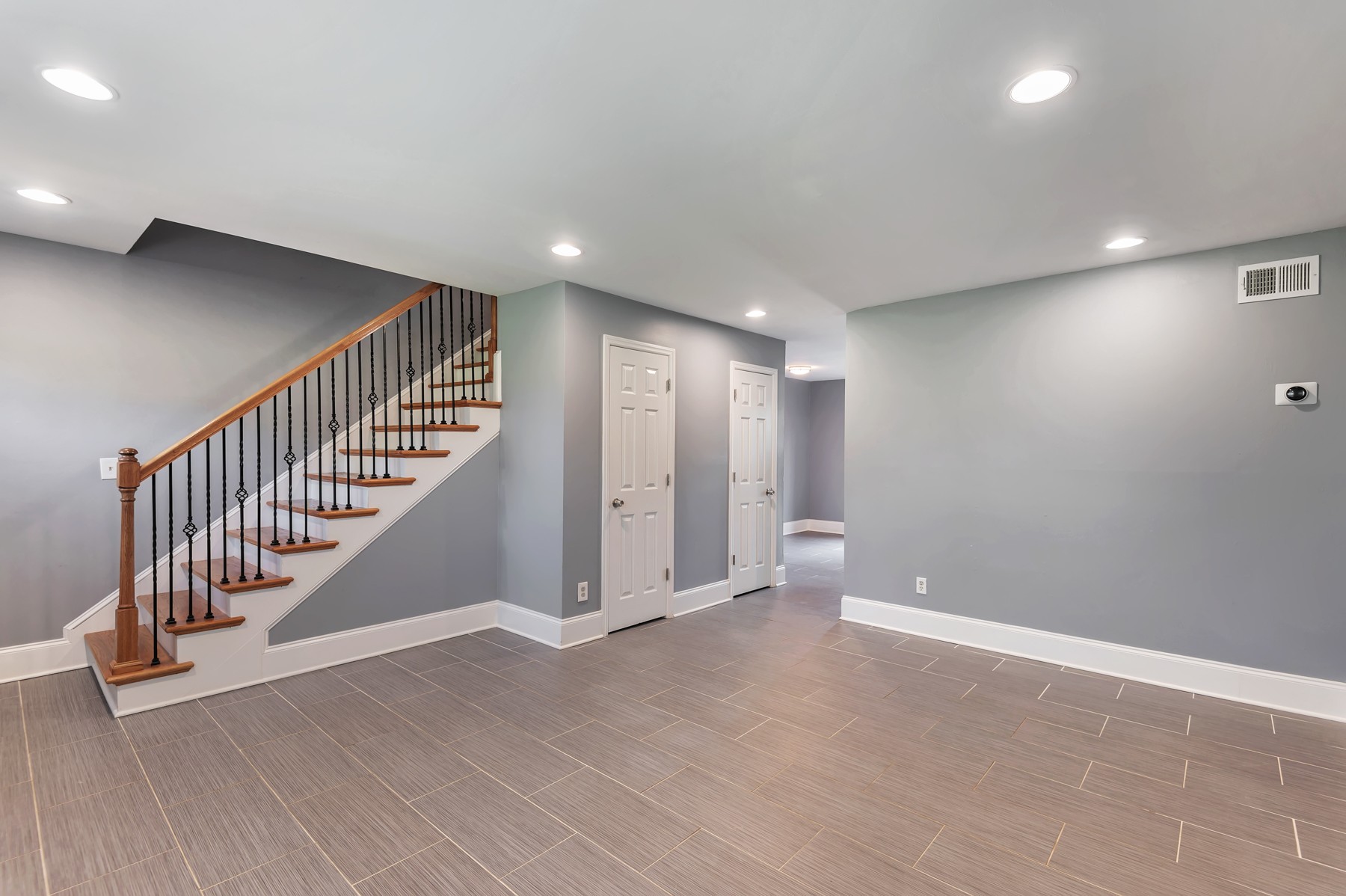 1301 Neelys Bend Road, Unit D27 Madison, TN 37115 - Photo 4 of 26 an entryway in a hall with a window
