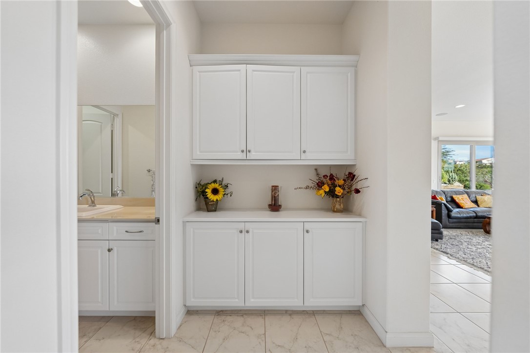 7774 Kingdom Drive Riverside, CA 92506 - Photo 37 of 66 a view of cabinets and window