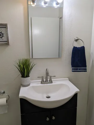 $300,000 | 3607 Periwinkle Court, Bakersfield, CA 93307