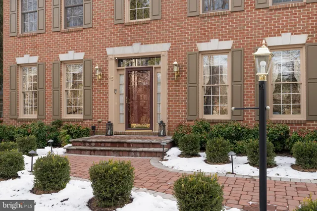 $895,000 | 15 Castlewall Court, Lutherville-Timonium, MD 21093