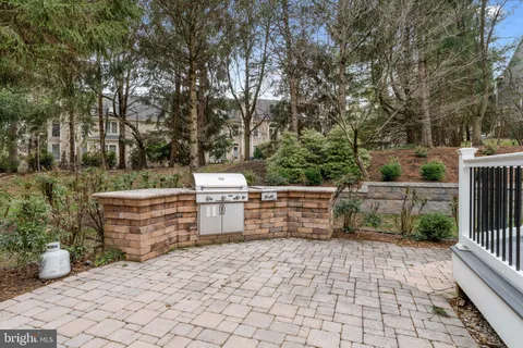$895,000 | 15 Castlewall Court, Lutherville-Timonium, MD 21093