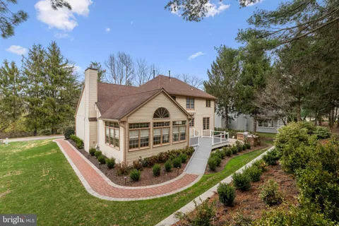 $895,000 | 15 Castlewall Court, Lutherville-Timonium, MD 21093