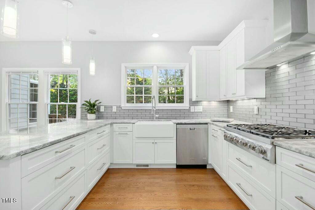 102 Cockleshell Court Cary, NC 27513 - Photo 11 of 48 Gourmet Cook's Kitchen