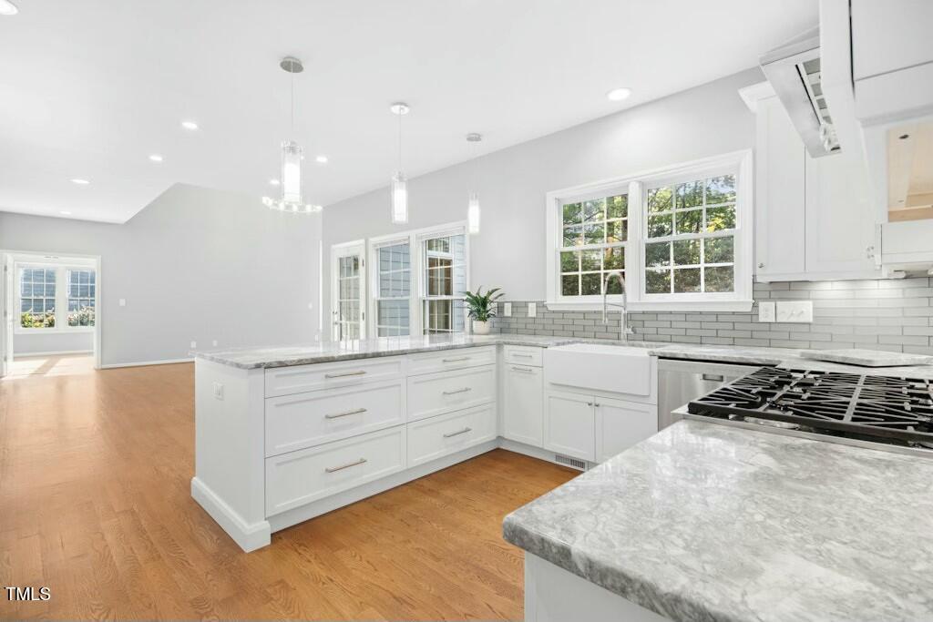 102 Cockleshell Court Cary, NC 27513 - Photo 12 of 48 Quartz Countertops