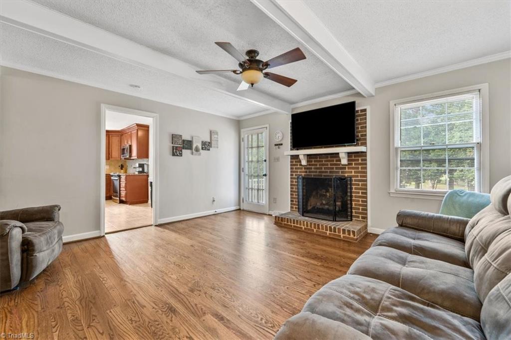 4627 Knightbridge Road Greensboro, NC 27455 - Photo 5 of 28 Gallery Image 5