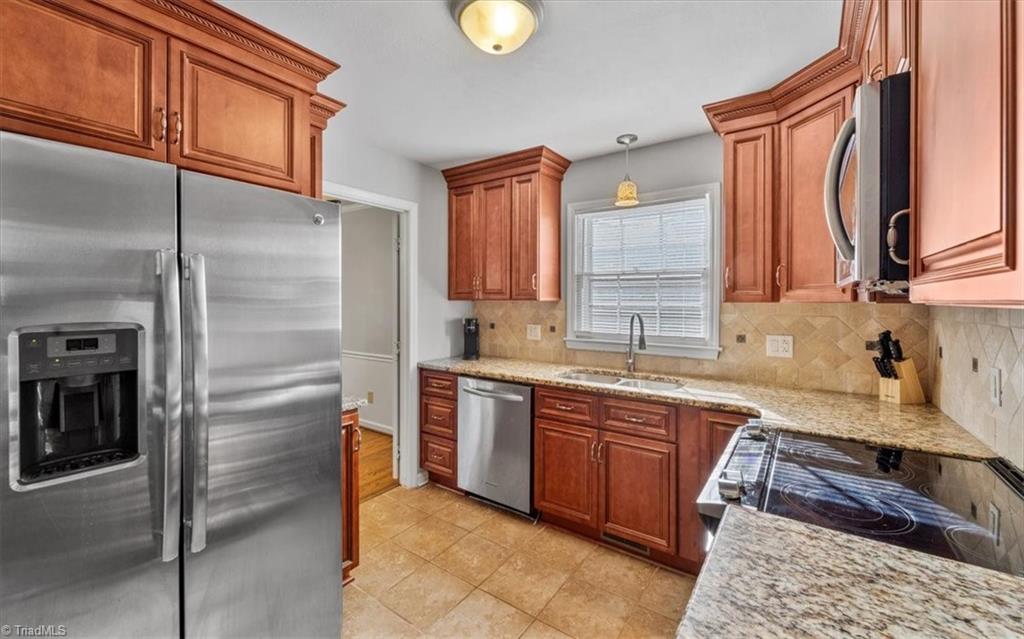 4627 Knightbridge Road Greensboro, NC 27455 - Photo 9 of 28 Gallery Image 9