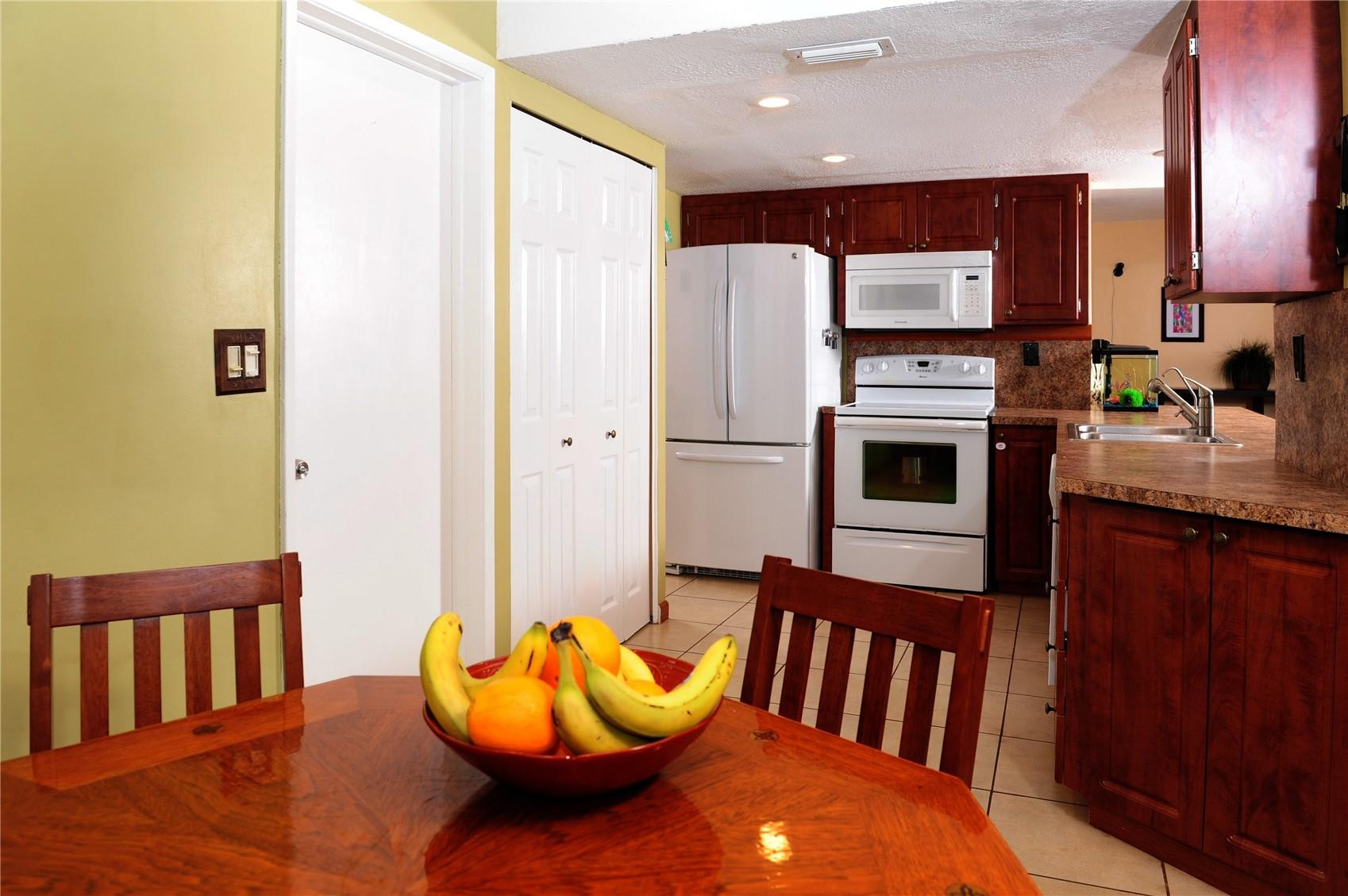 3908 East Shore Road Miramar, FL 33023 - Photo 8 of 22 Photo 8