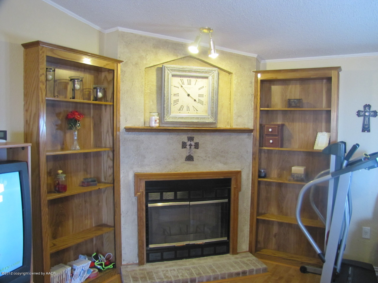 2051 Claude Road Amarillo, TX 79118 - Photo 5 of 17 Woodburning Fireplace