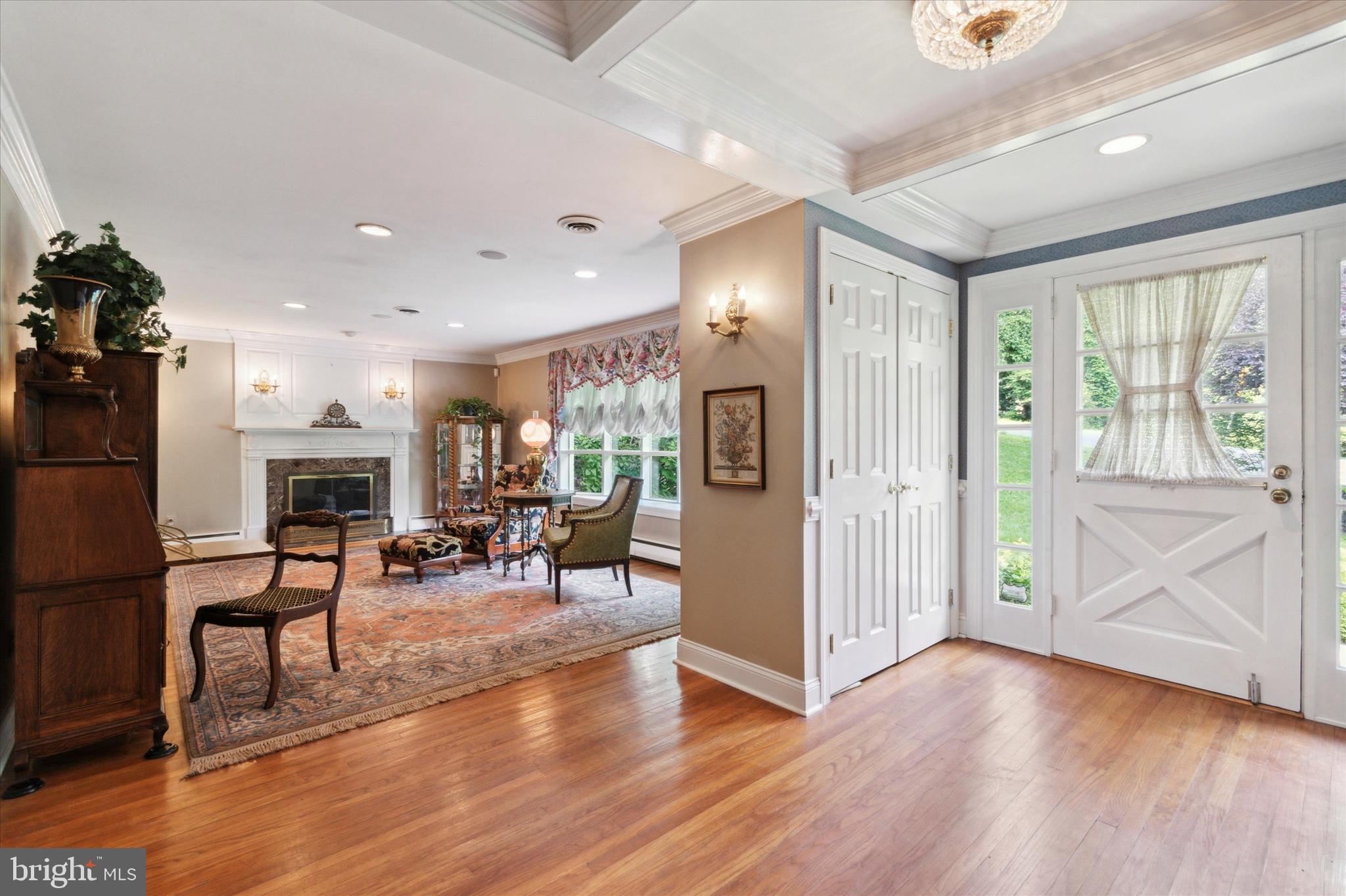 608 West Rose Tree Road Media, PA 19063 - Photo 4 of 24 Entrance Foyer/Living Room