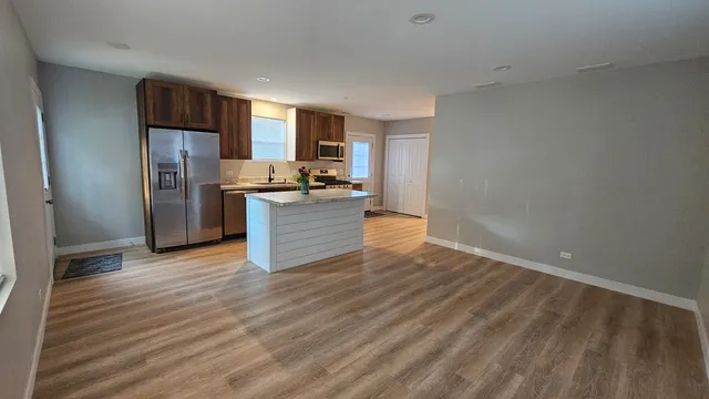 $1,900 | 35627 North Grove Avenue, Ingleside, IL 60041