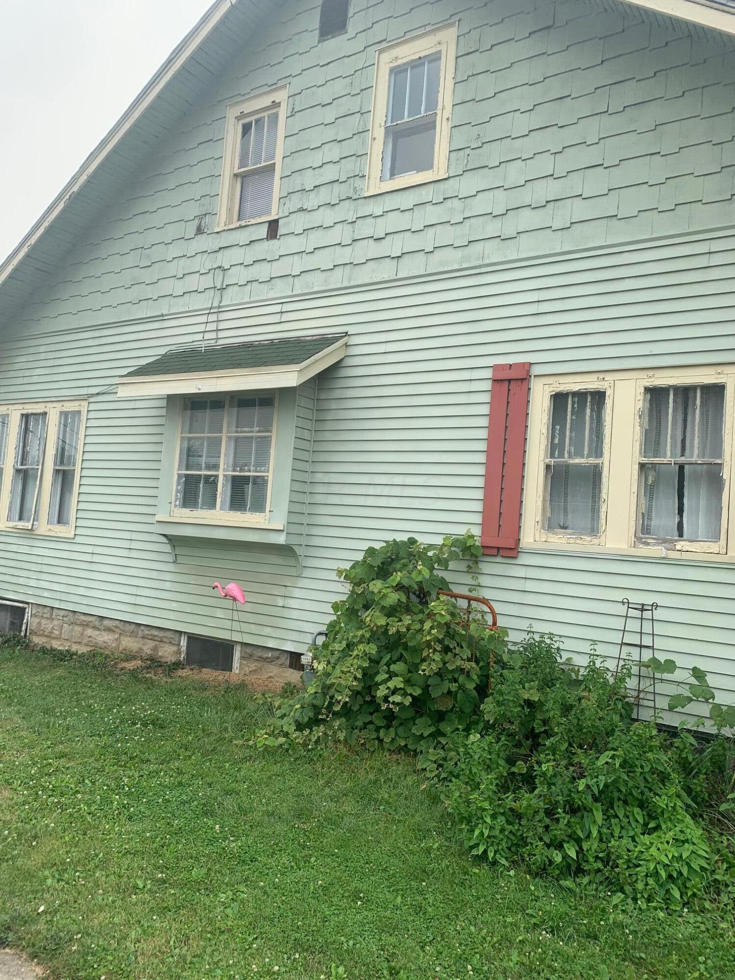 210 Heath Road Heath, OH 43056 - Photo 2 of 12 Heath Road_Side of house