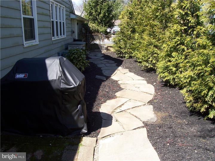 421 Burning Tree Road Cherry Hill, NJ 08034 - Photo 16 of 18 Gallery Image 16