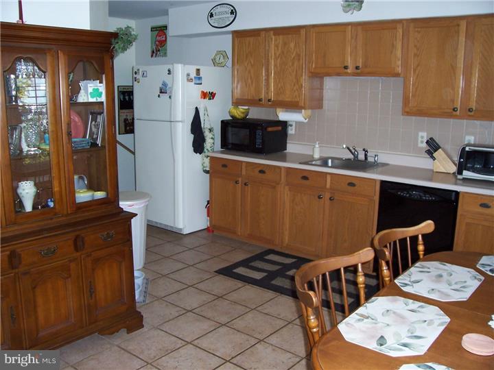 421 Burning Tree Road Cherry Hill, NJ 08034 - Photo 4 of 18 Gallery Image 4
