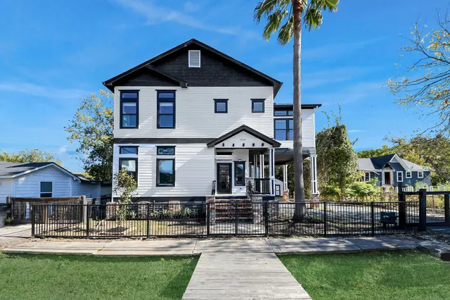 $925,000 | 1202 Archer Street, Houston, TX 77009