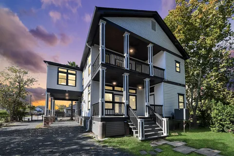 $975,000 | 1202 Archer Street, Houston, TX 77009