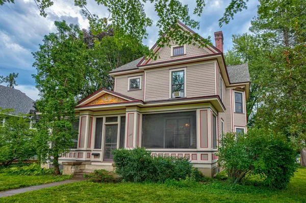 $690,000 | 1302 4th Street, Hudson, WI 54016