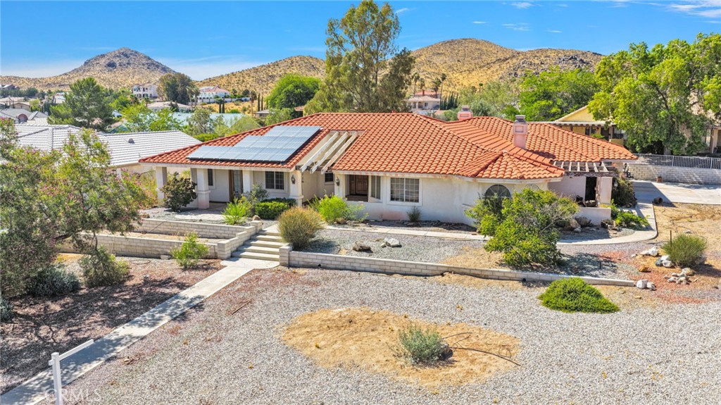 18588 Kamana Road Apple Valley, CA 92307 - Photo 3 of 47