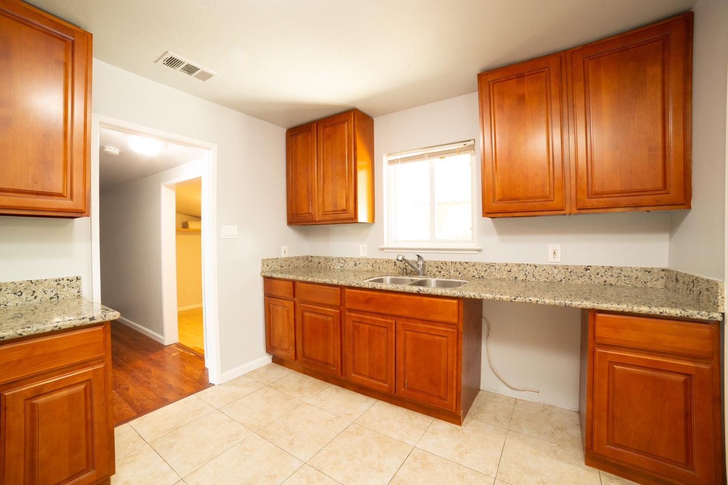 1665 4th Street Clovis, CA 93611 - Photo 8 of 28
