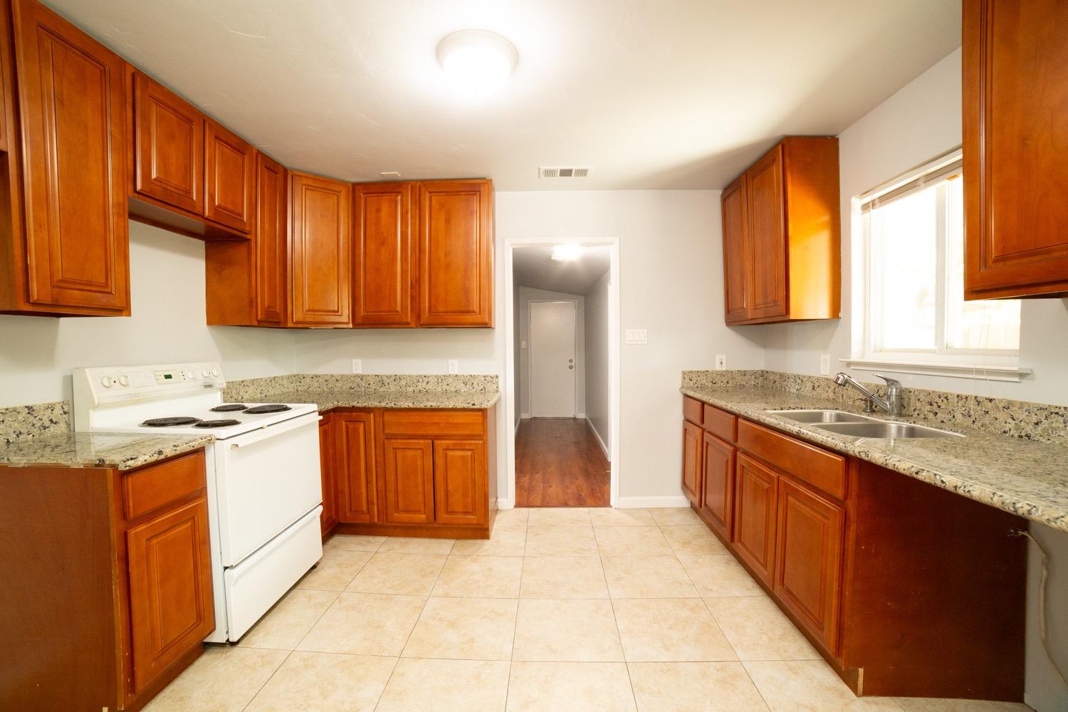 1665 4th Street Clovis, CA 93611 - Photo 10 of 28