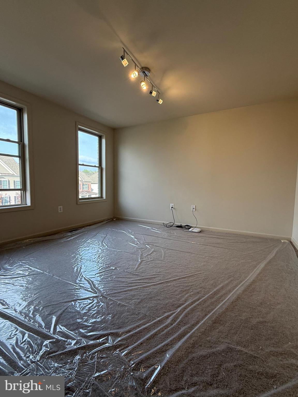 1108 Autumn Brook Avenue Silver Spring, MD 20906 - Photo 23 of 68 an empty room with windows