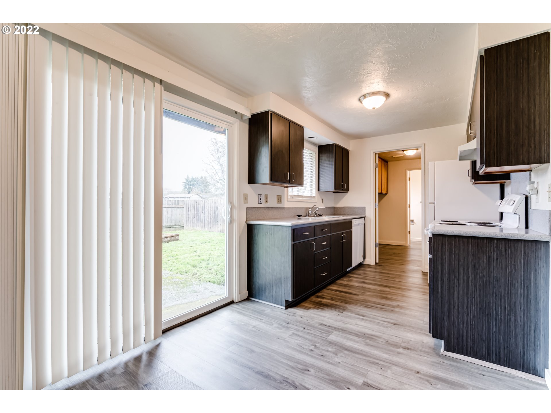 2856 Fiesta Drive Springfield, OR 97477 - Photo 4 of 17 Gallery Image 4