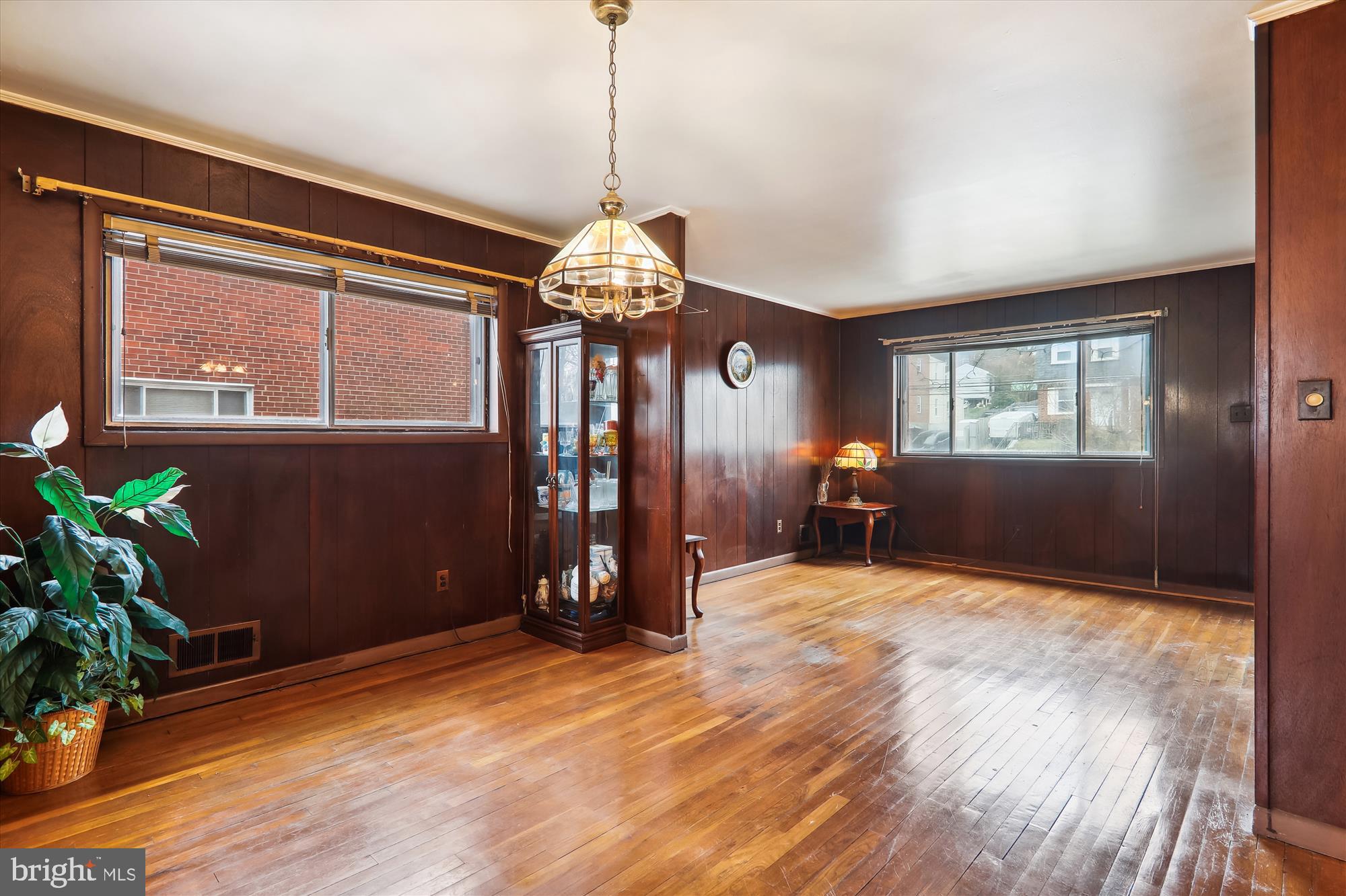 11902 Dalewood Drive Silver Spring, MD 20902 - Photo 13 of 49 Dining Room w/large picture windows