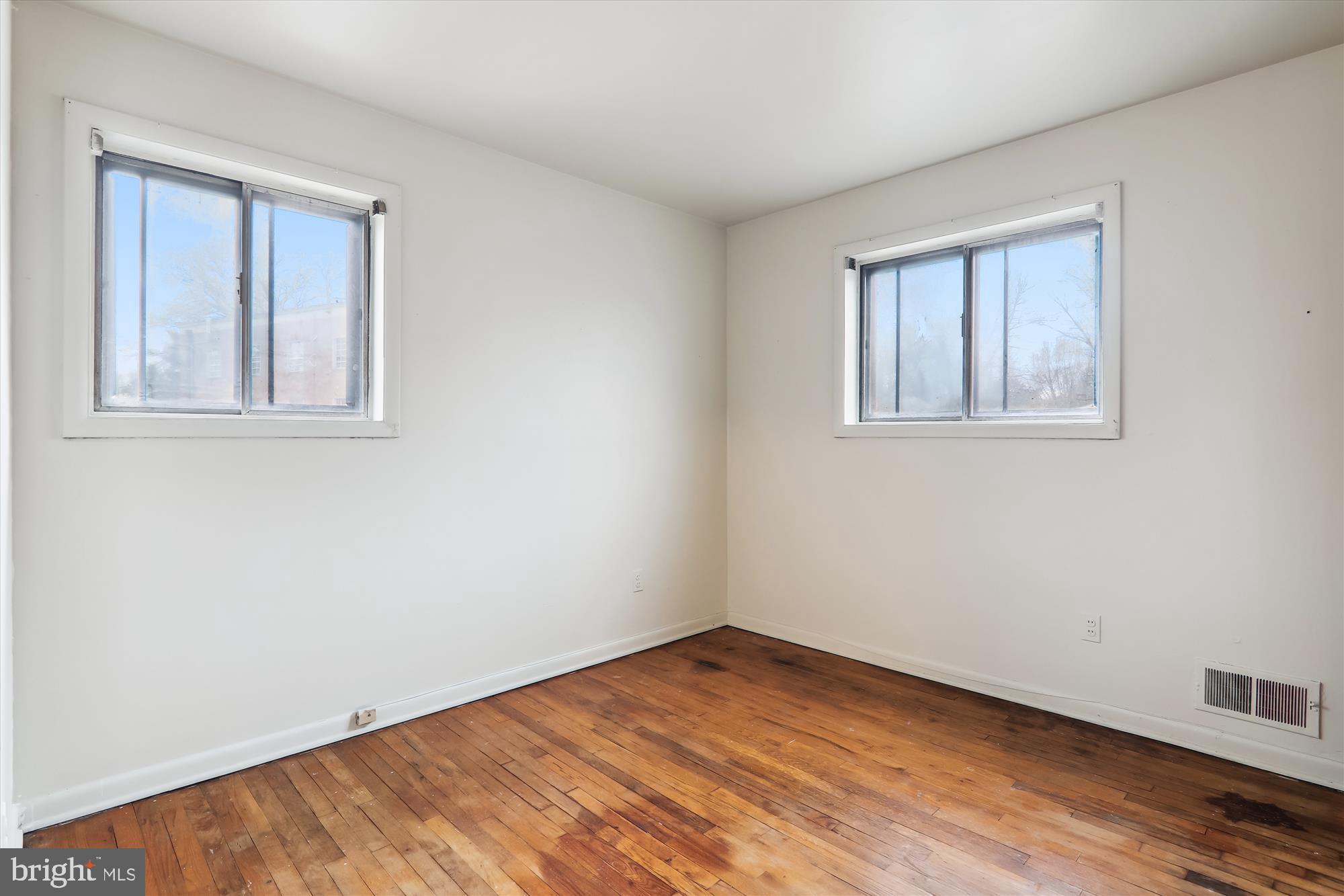 11902 Dalewood Drive Silver Spring, MD 20902 - Photo 32 of 49 Bedroom 3 - all bedrooms have hardwood floors