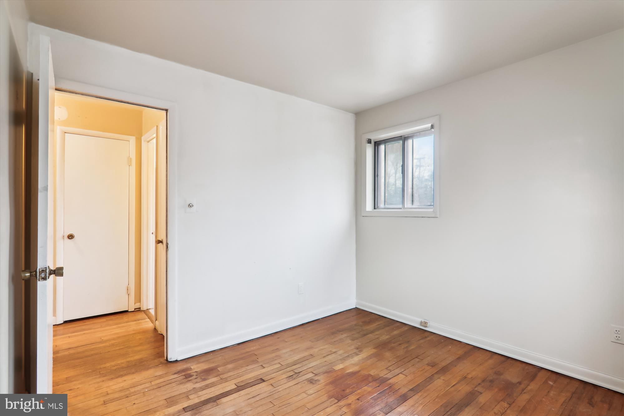 11902 Dalewood Drive Silver Spring, MD 20902 - Photo 33 of 49 Bedroom 3