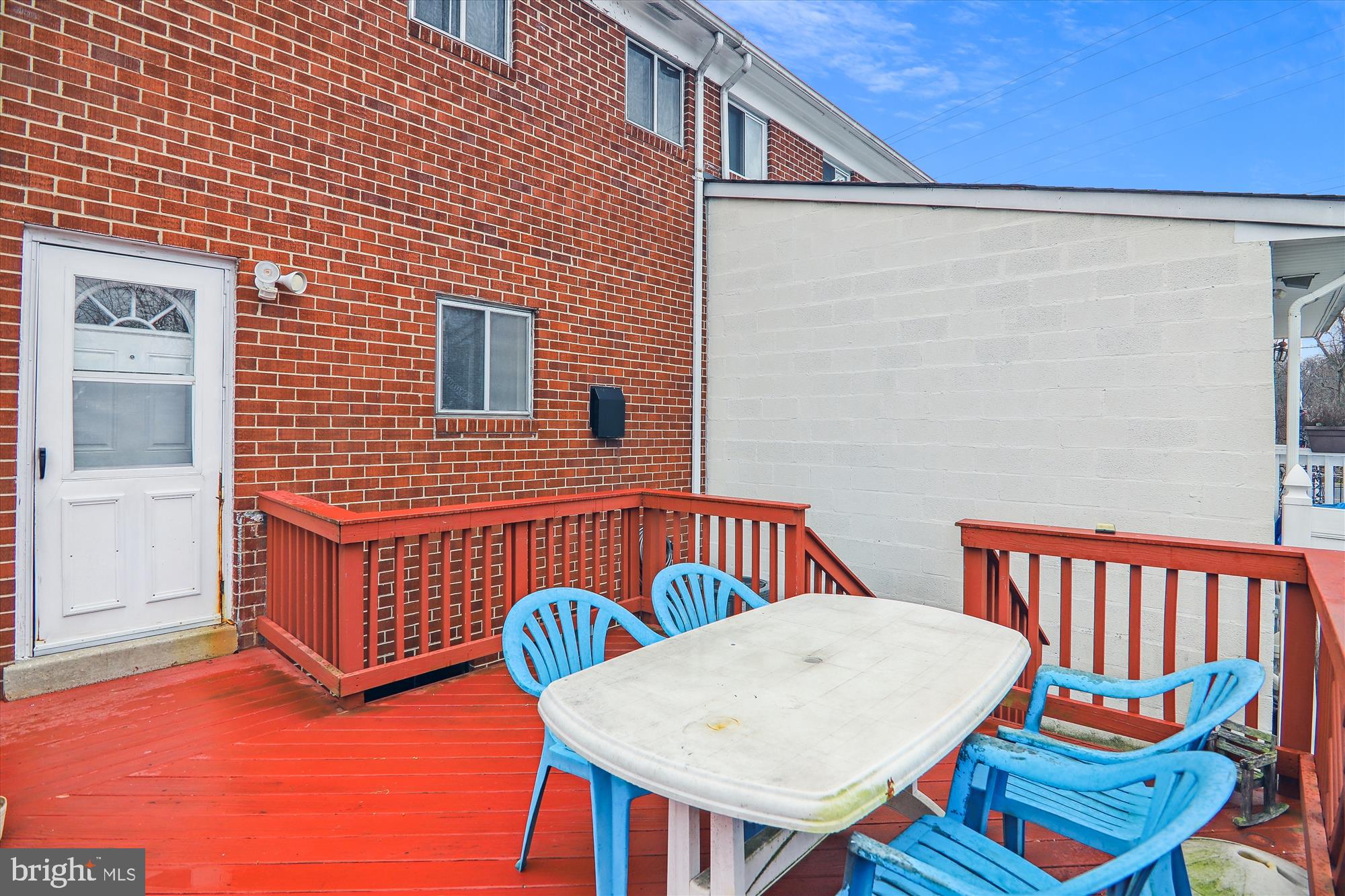 11902 Dalewood Drive Silver Spring, MD 20902 - Photo 41 of 49 Table space deck