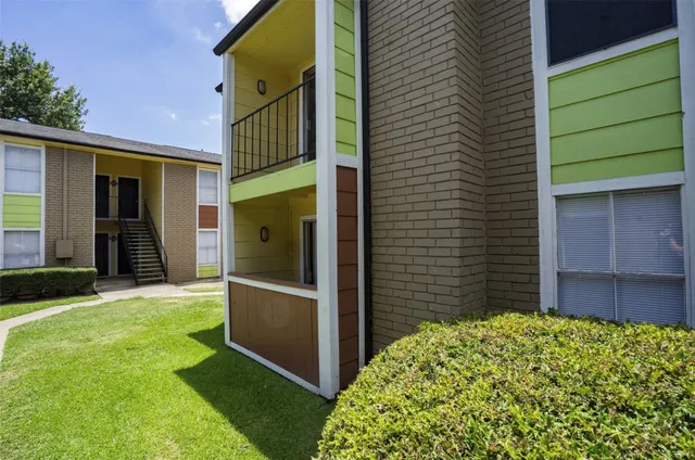 $999 | 311 Highland Cross Drive, Unit 352, Houston, TX 77073