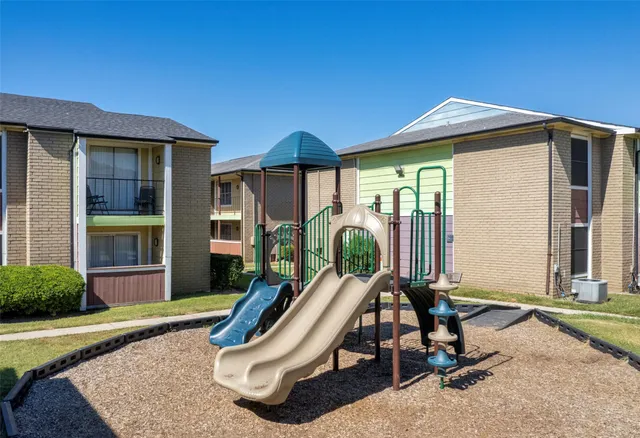 $999 | 311 Highland Cross Drive, Unit 352, Houston, TX 77073