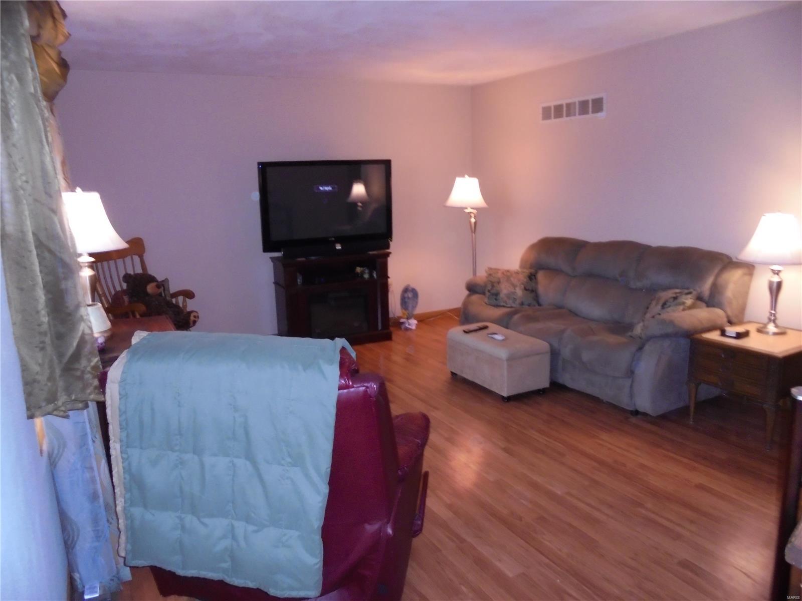 10678 Keck Road St. Jacob, IL 62281 - Photo 4 of 25 Gallery Image 4