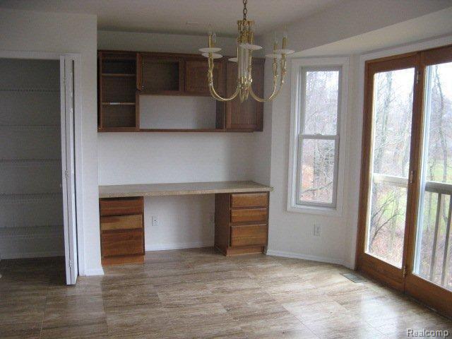 2491 Fisk Road Howell, MI 48843 - Photo 5 of 12 dining